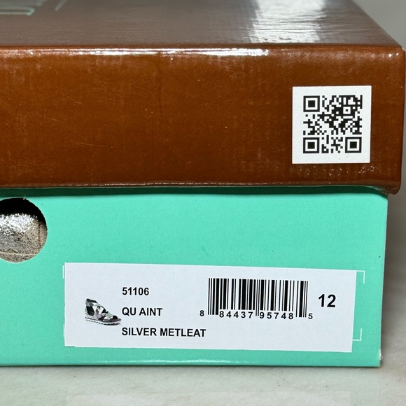 Diba True Qu Aint sandal size 12 subtle gold metallic - Picture 14 of 15